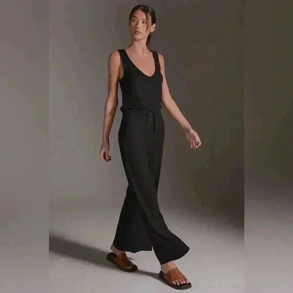 Beyond Yoga the jet setter jumpsuit, size small. Female-founded company. - Picture 1 of 7